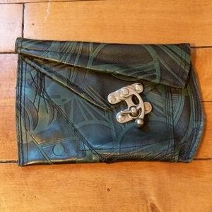 ⭐️4-for-$25!⭐️ Women's green clutch